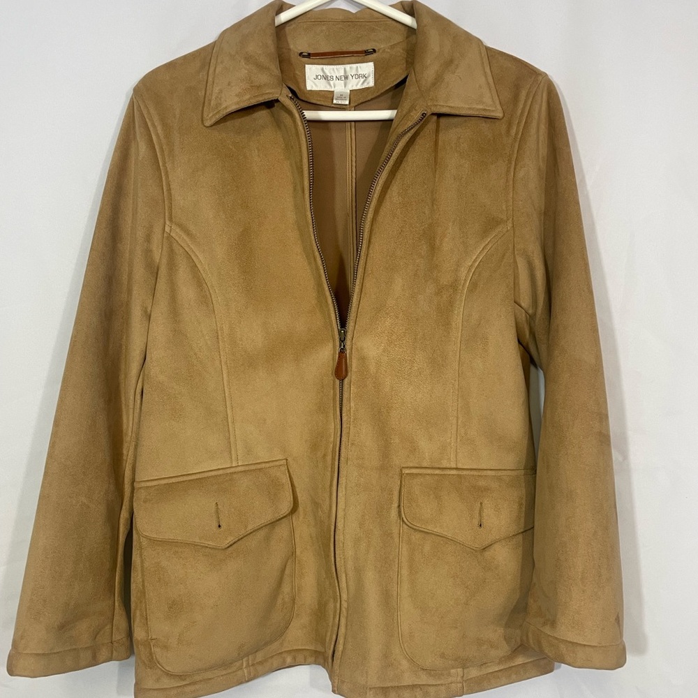 Jones New York Women’s Zip Up Suede Style Beige Jacket size Medium